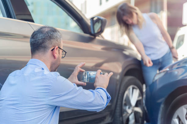 Professional Sr22 Insurance technician working in Desert Edge, CA